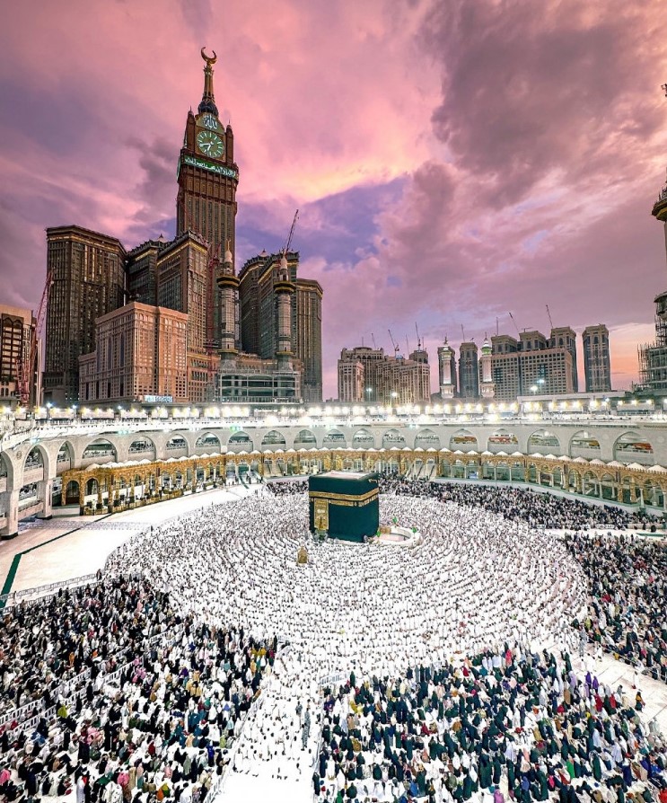 صورة للحرم المكي والكعبة المشرفة أثناء موسم الحج